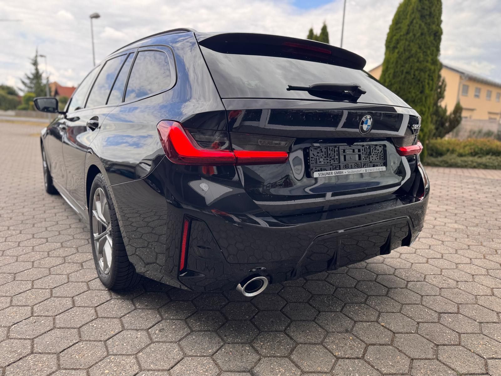 BMW 320 d Touring M-Sport - Samsaru's Car Outlet