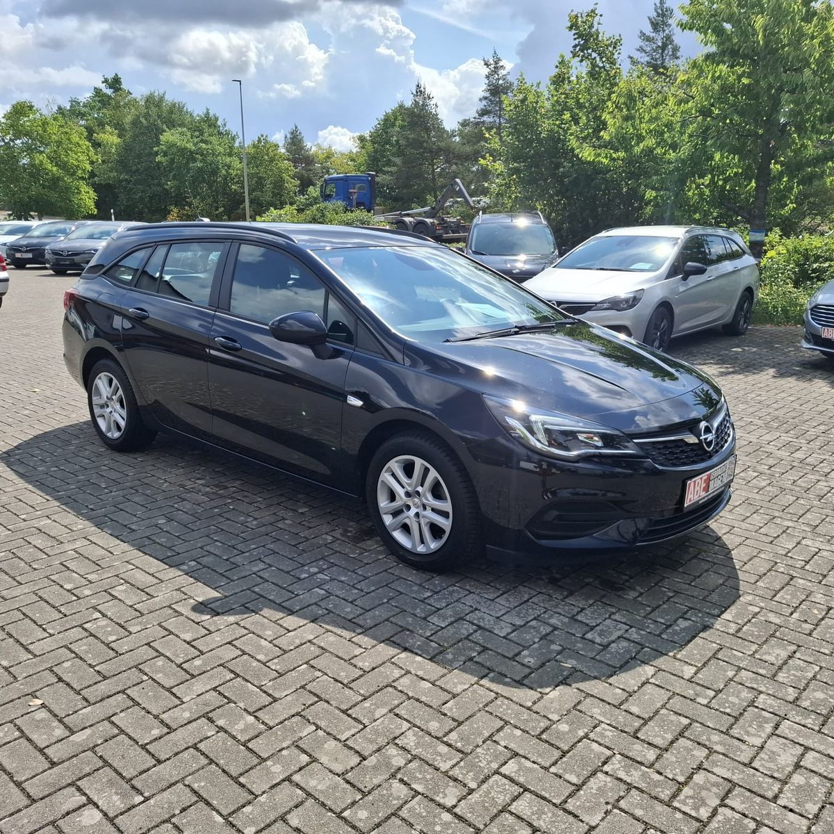 Opel Astra K 1.4 Turbo Sports Tourer Edition - Samsaru's Car Outlet