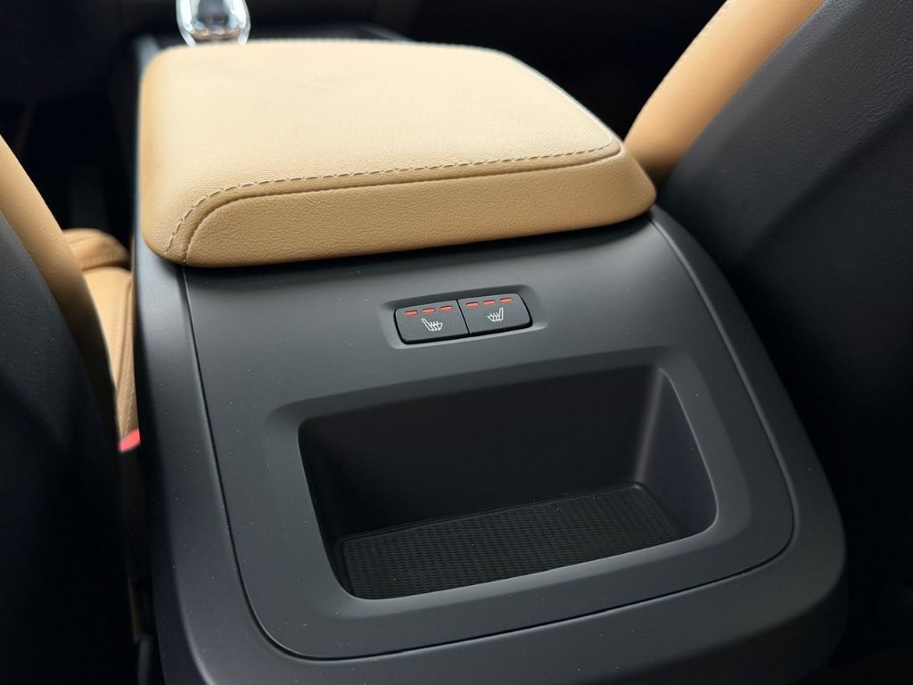 Volvo XC60 Ultimate Dark Recharge Plug-In Hybrid T8 AW