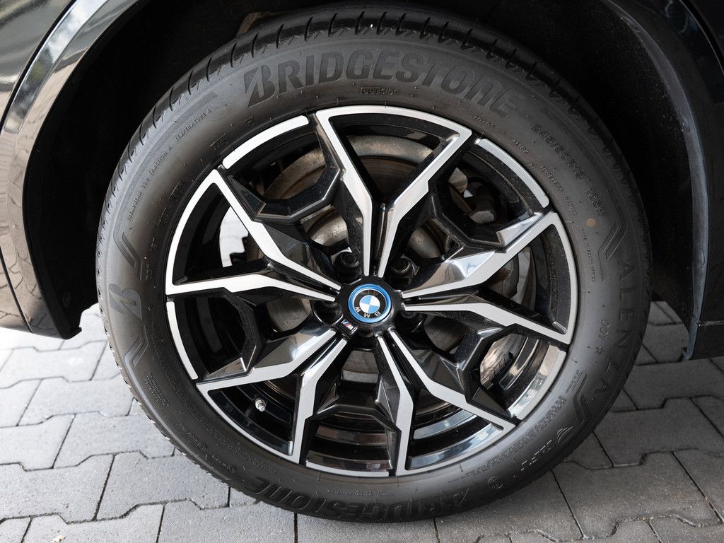BMW X3 xDrive 30e M-Sportpaket - Samsaru's Car Outlet