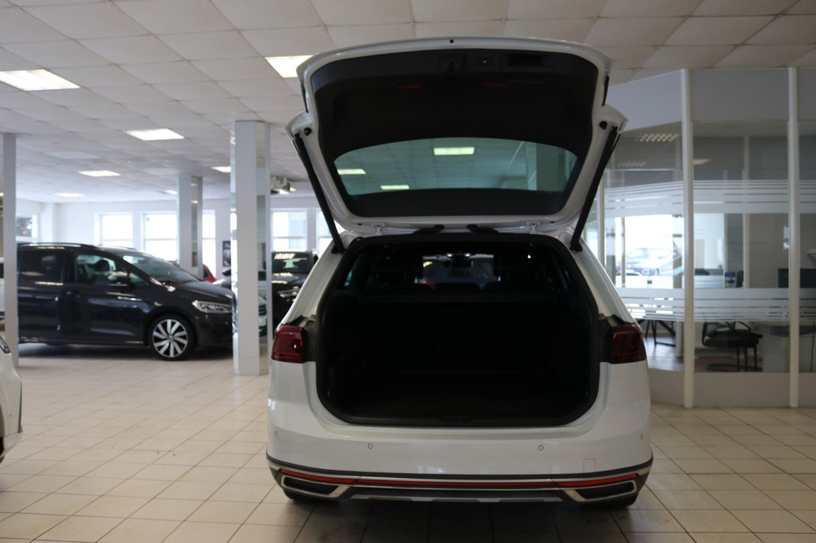 Volkswagen Passat Alltrack 4M AHK Pano STHZ 360 Memory