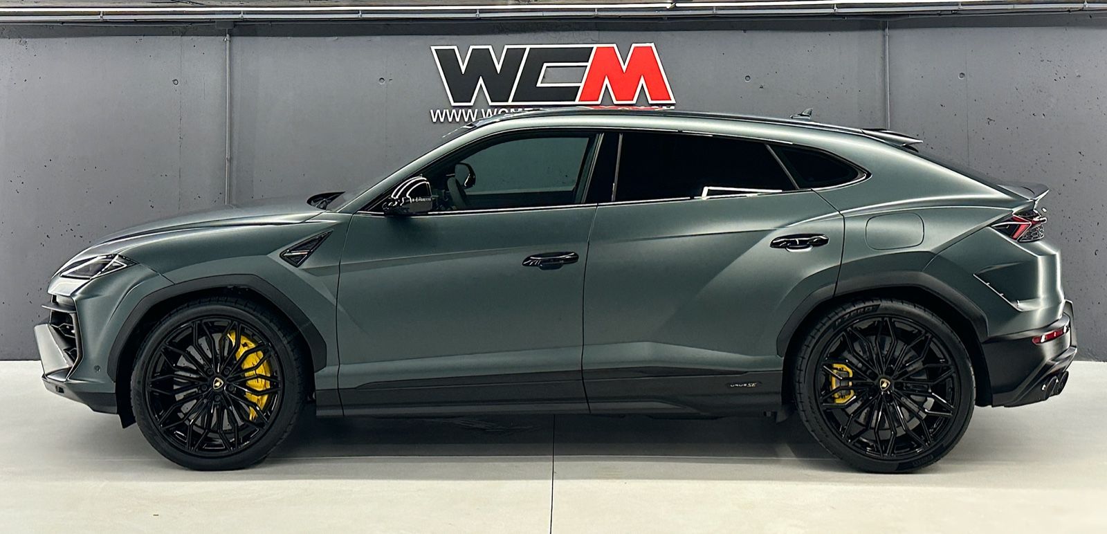Lamborghini Urus 4.0 V8 PHEV SE - Samsaru's Car Outlet
