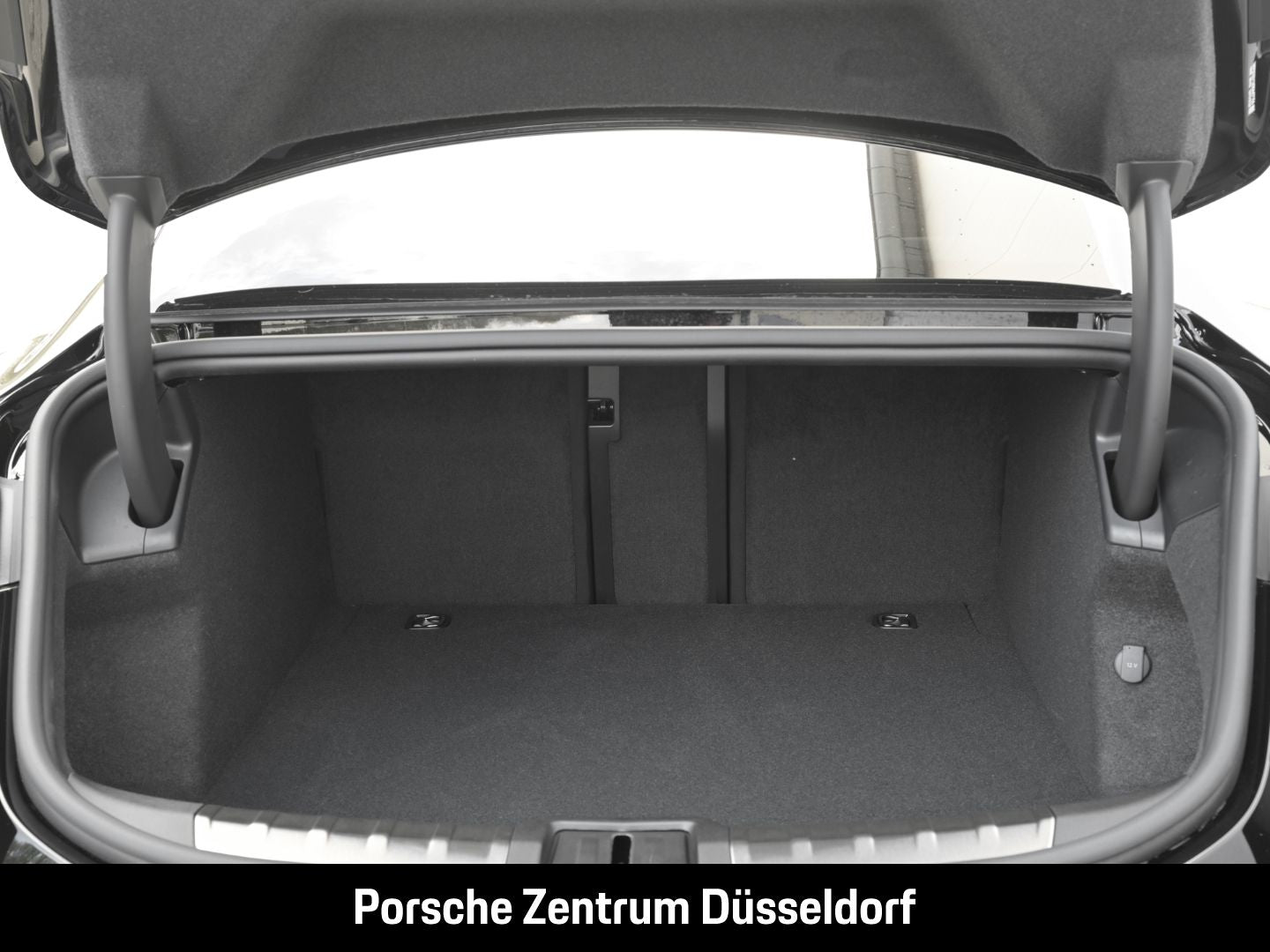 Porsche Taycan GTS Active-Ride InnoDrive HUD Soft-Close