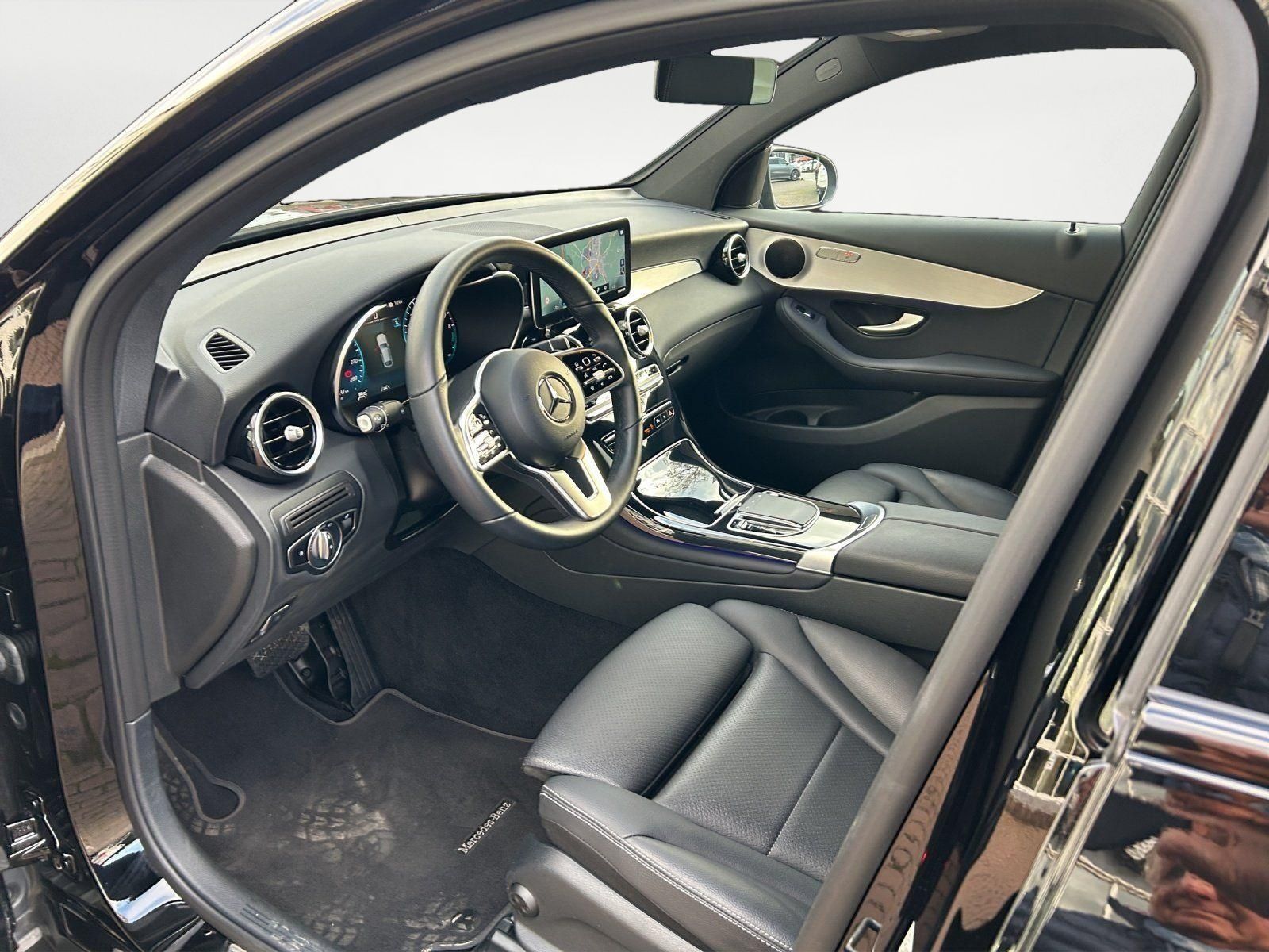Mercedes-Benz GLC300e 4M Coupé - Samsaru's Car Outlet