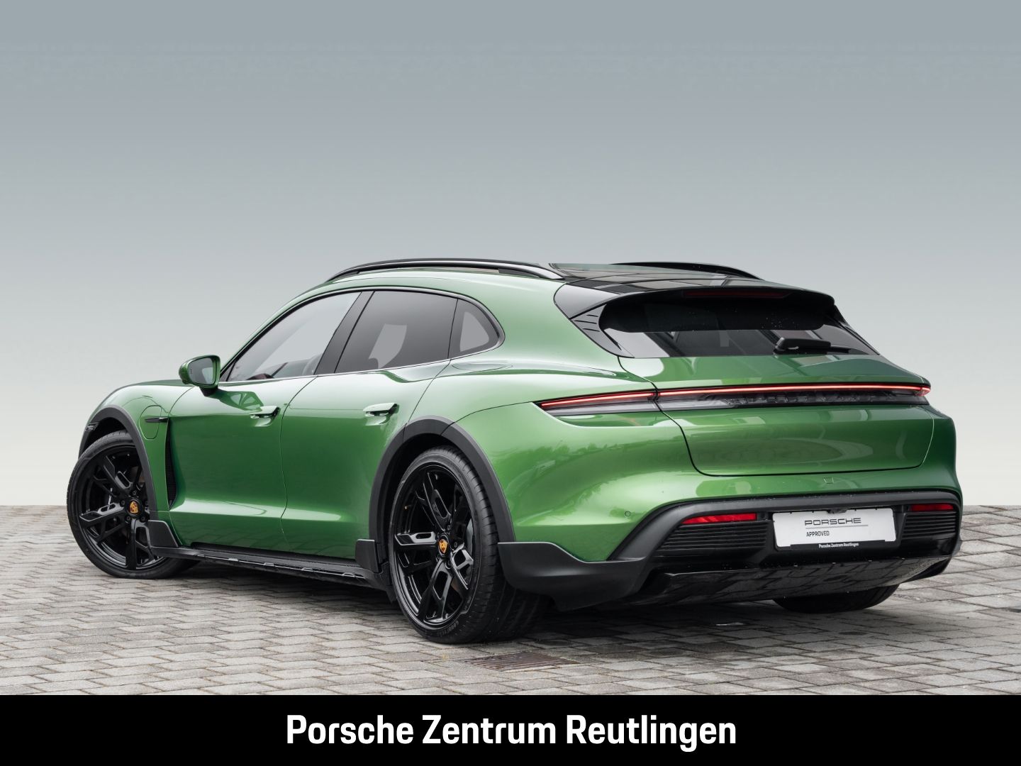 Porsche Taycan 4S Cross Turismo Burmester Surround-View