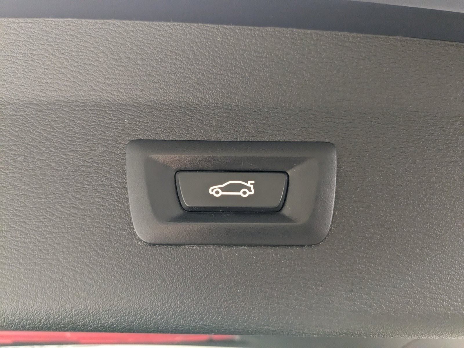 BMW X1 xDrive18d - Samsaru's Car Outlet
