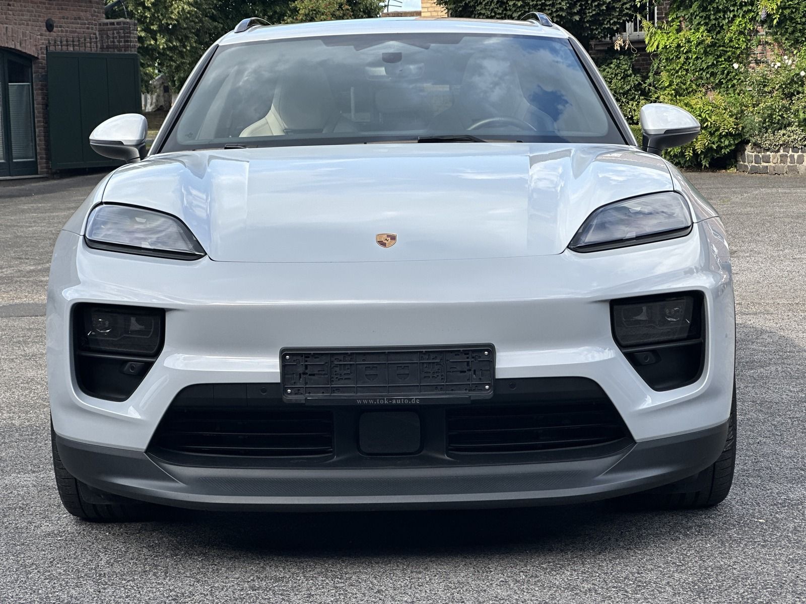 Porsche Macan 4 Exclusive - Samsaru's Car Outlet
