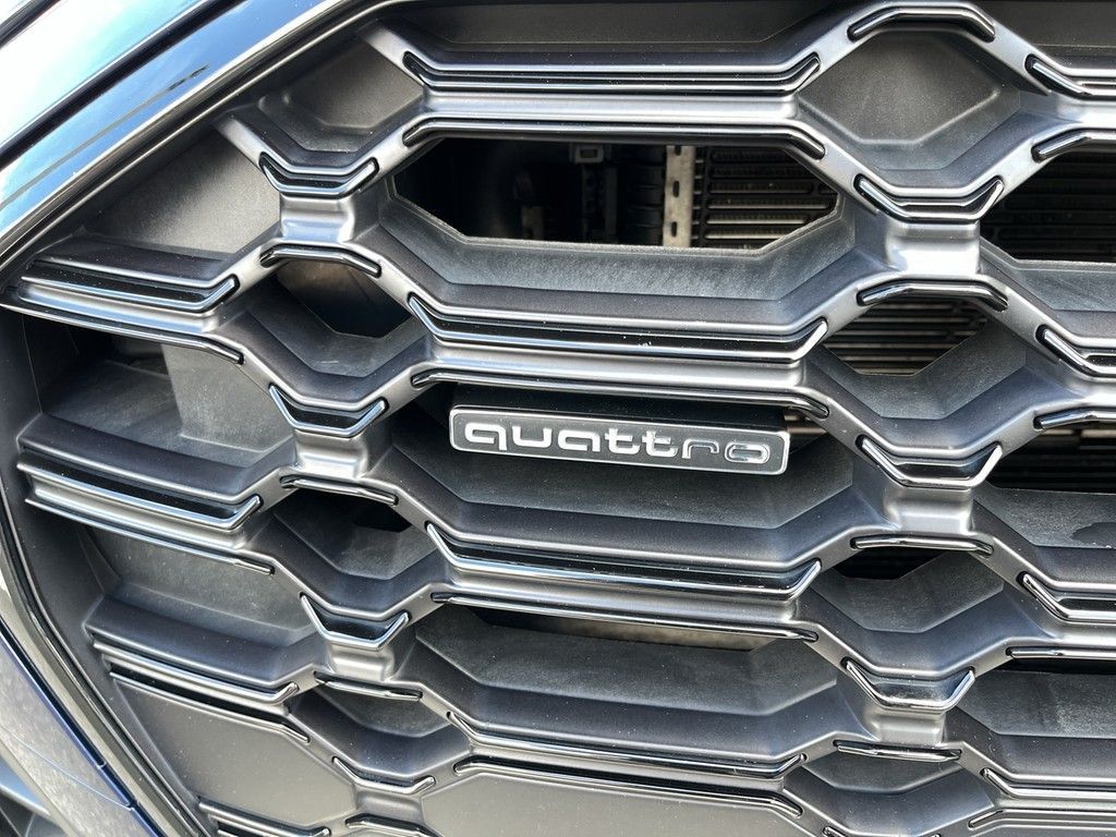 Audi Q5 55 TFSI e quattro S line LED AHK Kamera HeadU