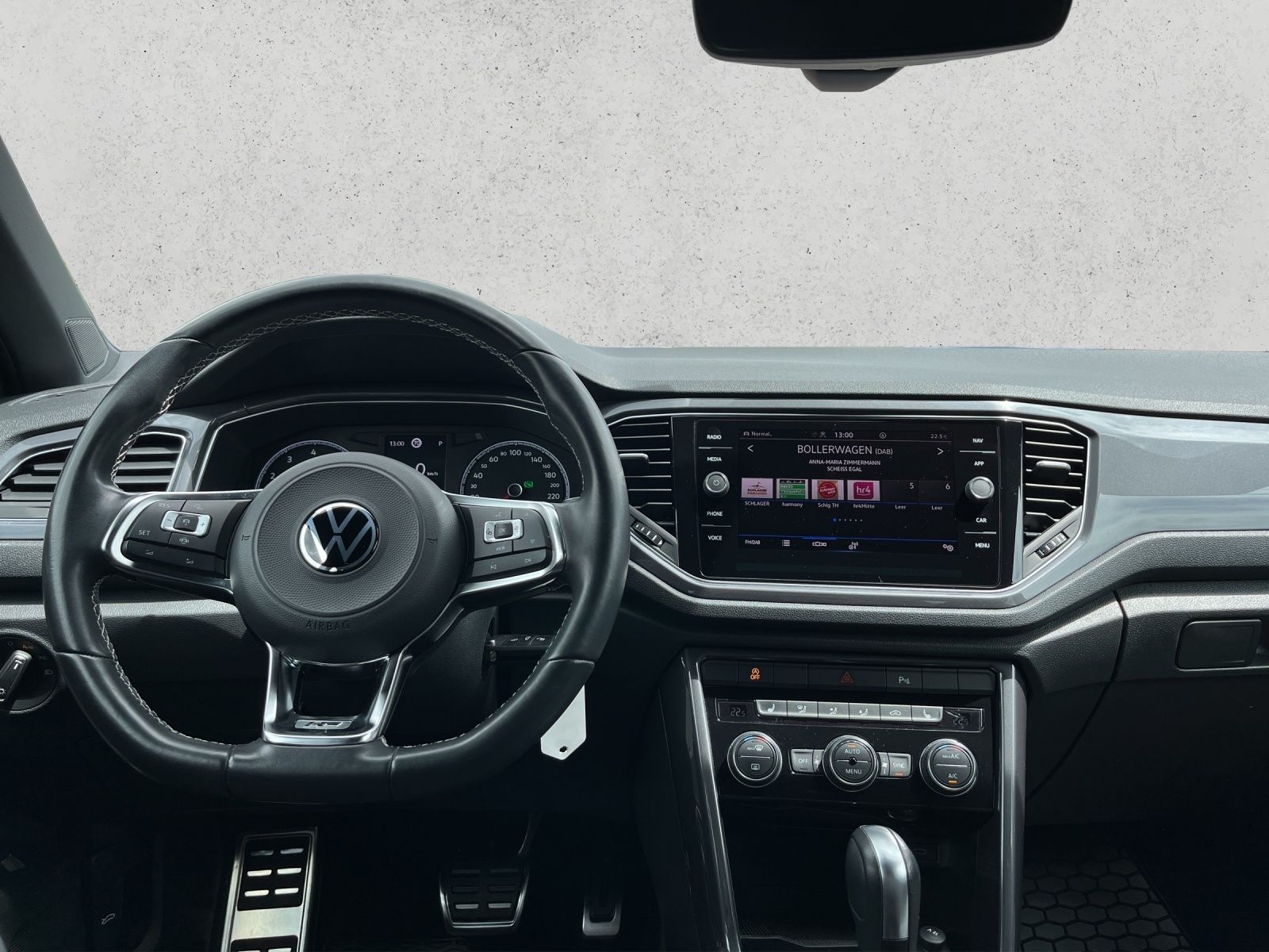 Volkswagen T-Roc 2.0 TSI DSG Sport 4M. - Samsaru's Car Outlet