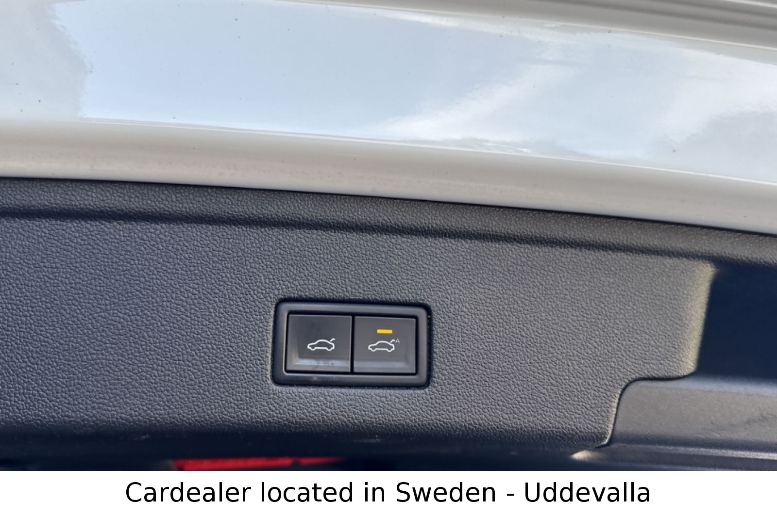 Volkswagen Touareg R 4Motion eHybrid - Samsaru's Car Outlet