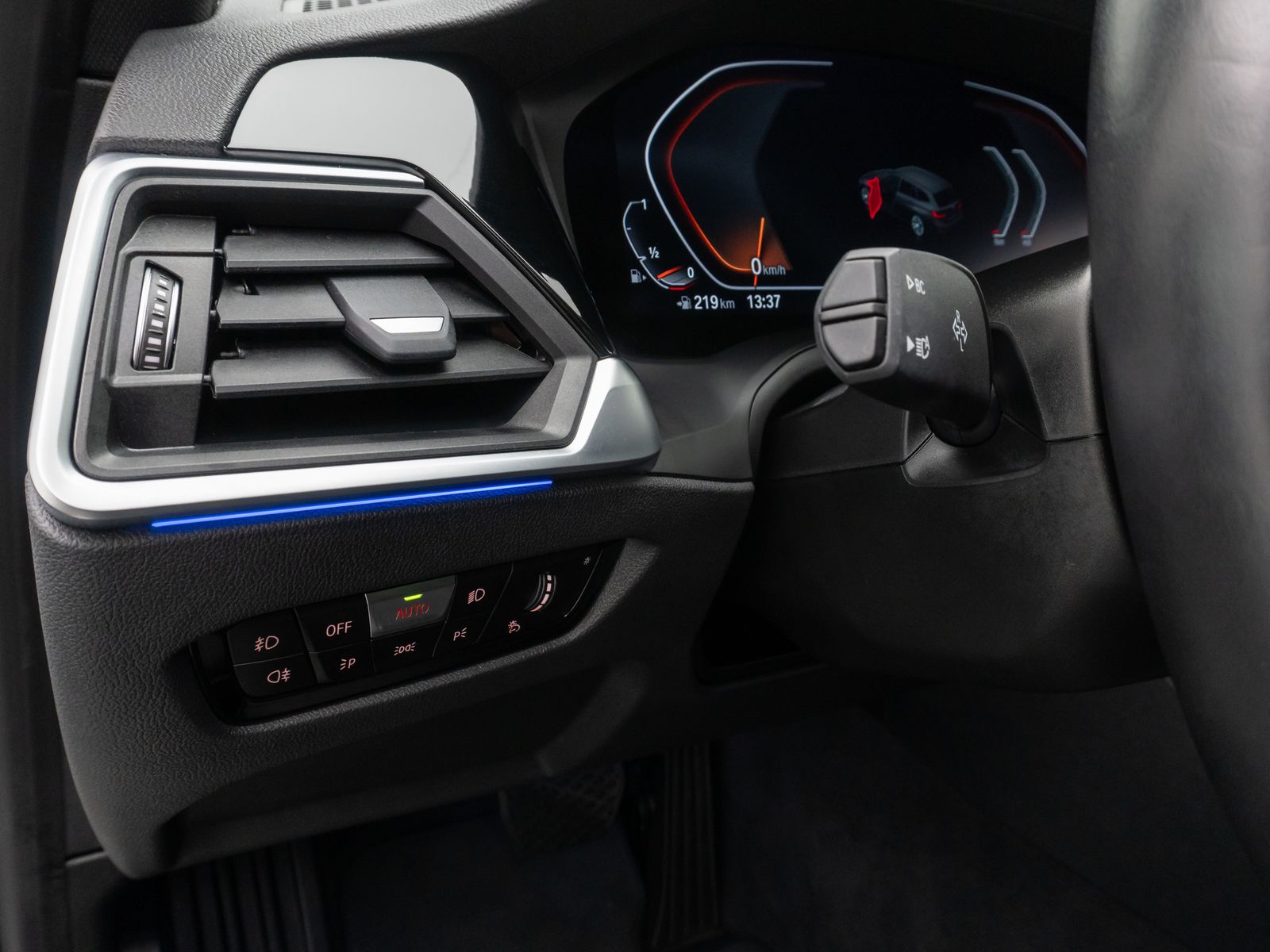 BMW 330i Sport Line - Samsaru's Car Outlet