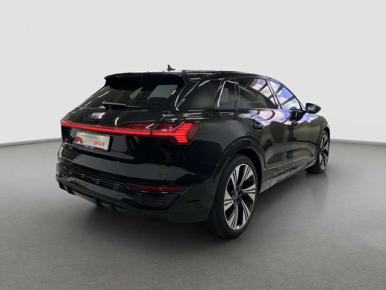 Audi Q8 e-tron S line 50 AHK Matrix Keyless 360° ACC