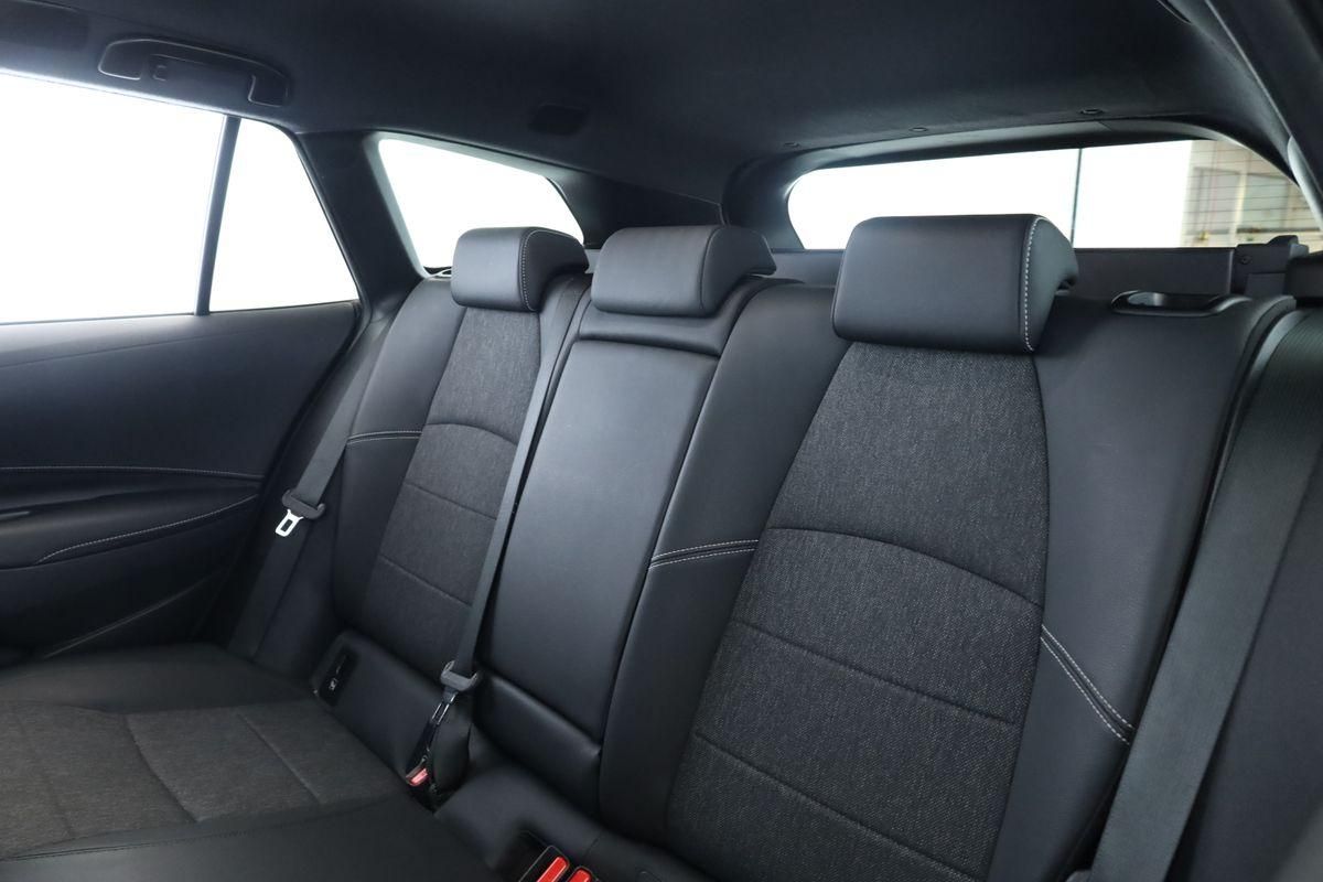 Toyota Corolla Touring Sports 1.8 CVT Team D Navi Kam