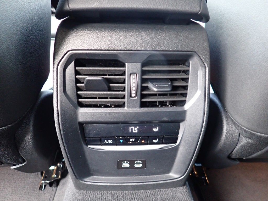 BMW 330 i Touring M Sport - Samsaru's Car Outlet