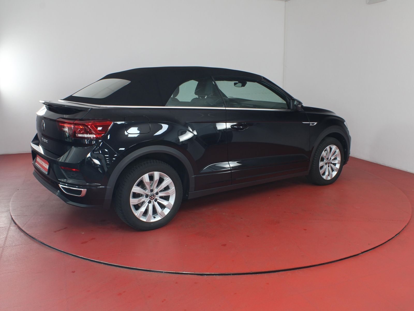 Volkswagen T-Roc R-Line 1.5TSI DSG - Samsaru's Car Outlet