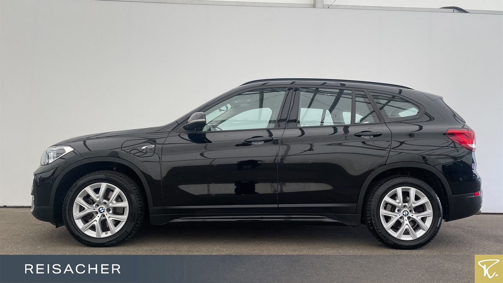 BMW X1 xDrive25e SportLine - Samsaru's Car Outlet