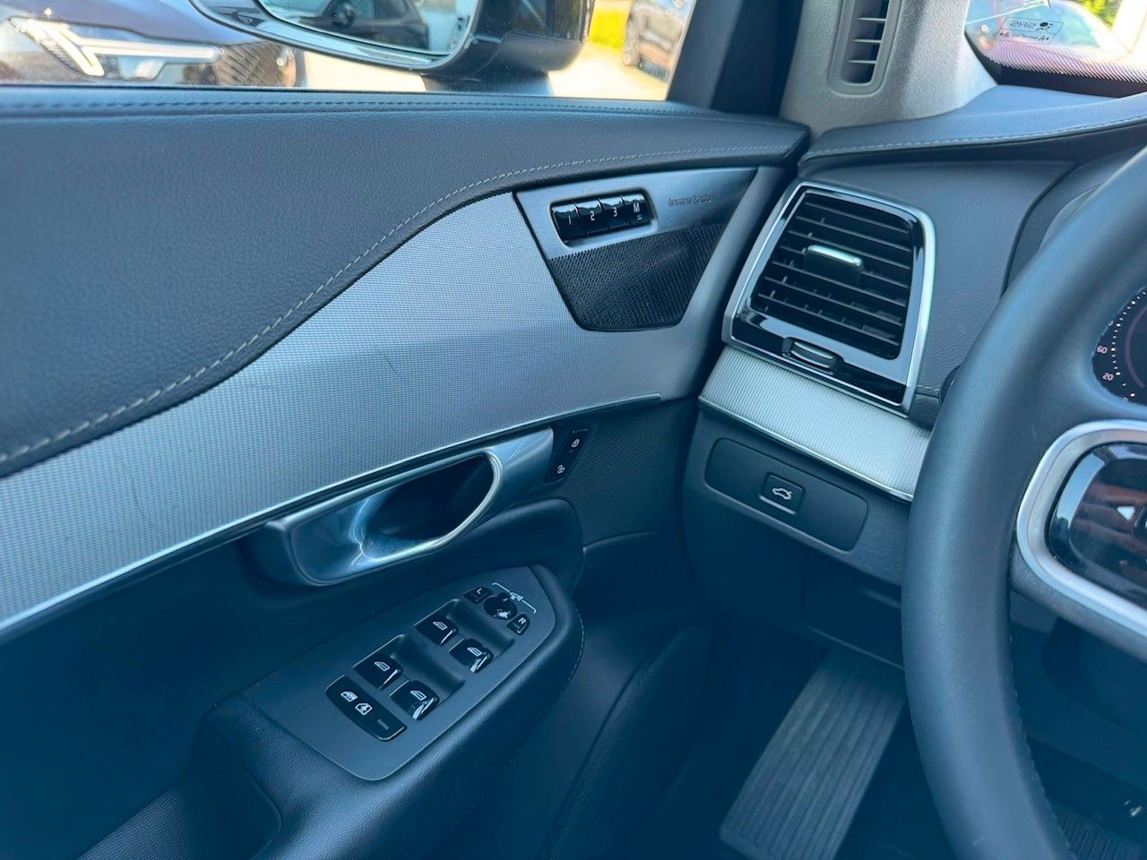 Volvo XC90 B5 D AWD ULTIMATE BRIGHT-360-AHK-Pano-Sthzg