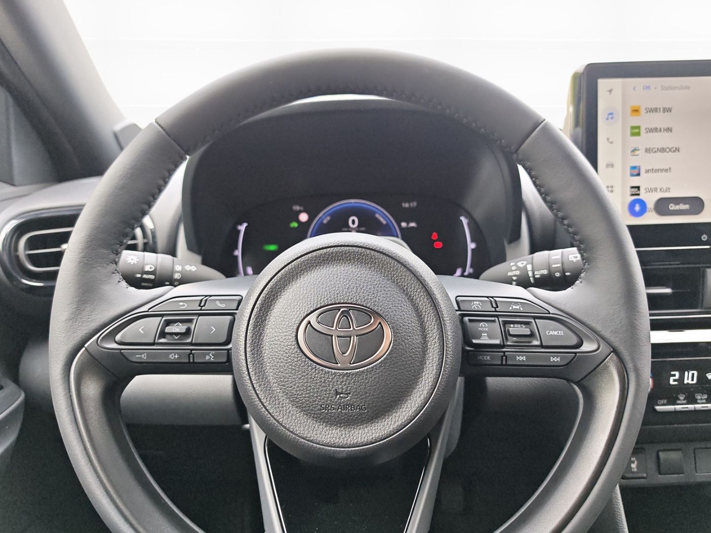 Toyota Yaris Cross 1.5 Hybrid Teamplayer 4x2 +Technik-P