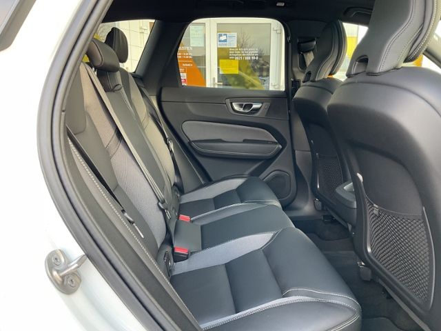 Volvo XC60 B4 Plus Dark 2WD ACC PANO 360° Allwetter