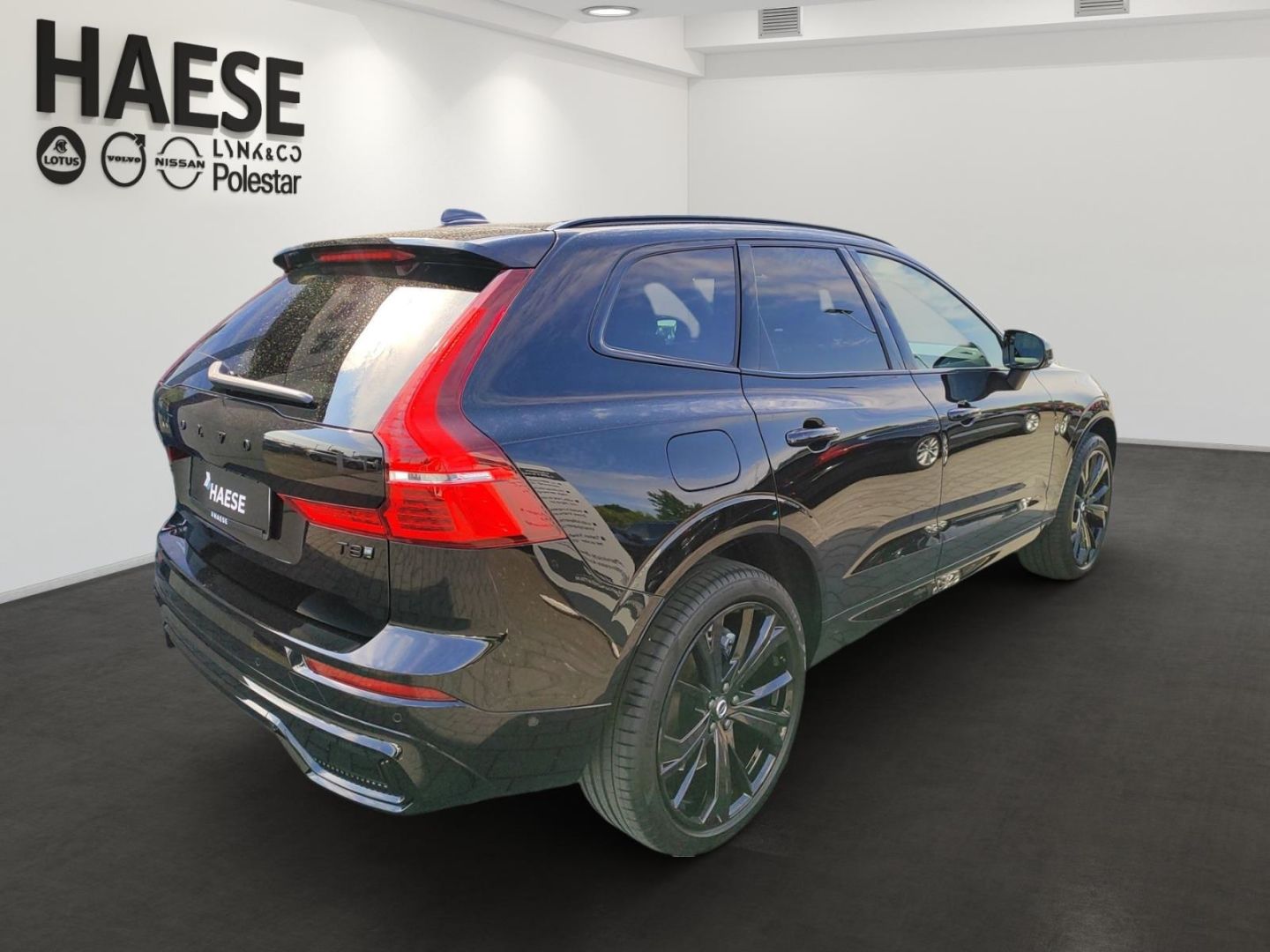 Volvo XC60 T8 Ultra Black Edition Recharge Plug-In Hyb - Samsaru's Car Outlet