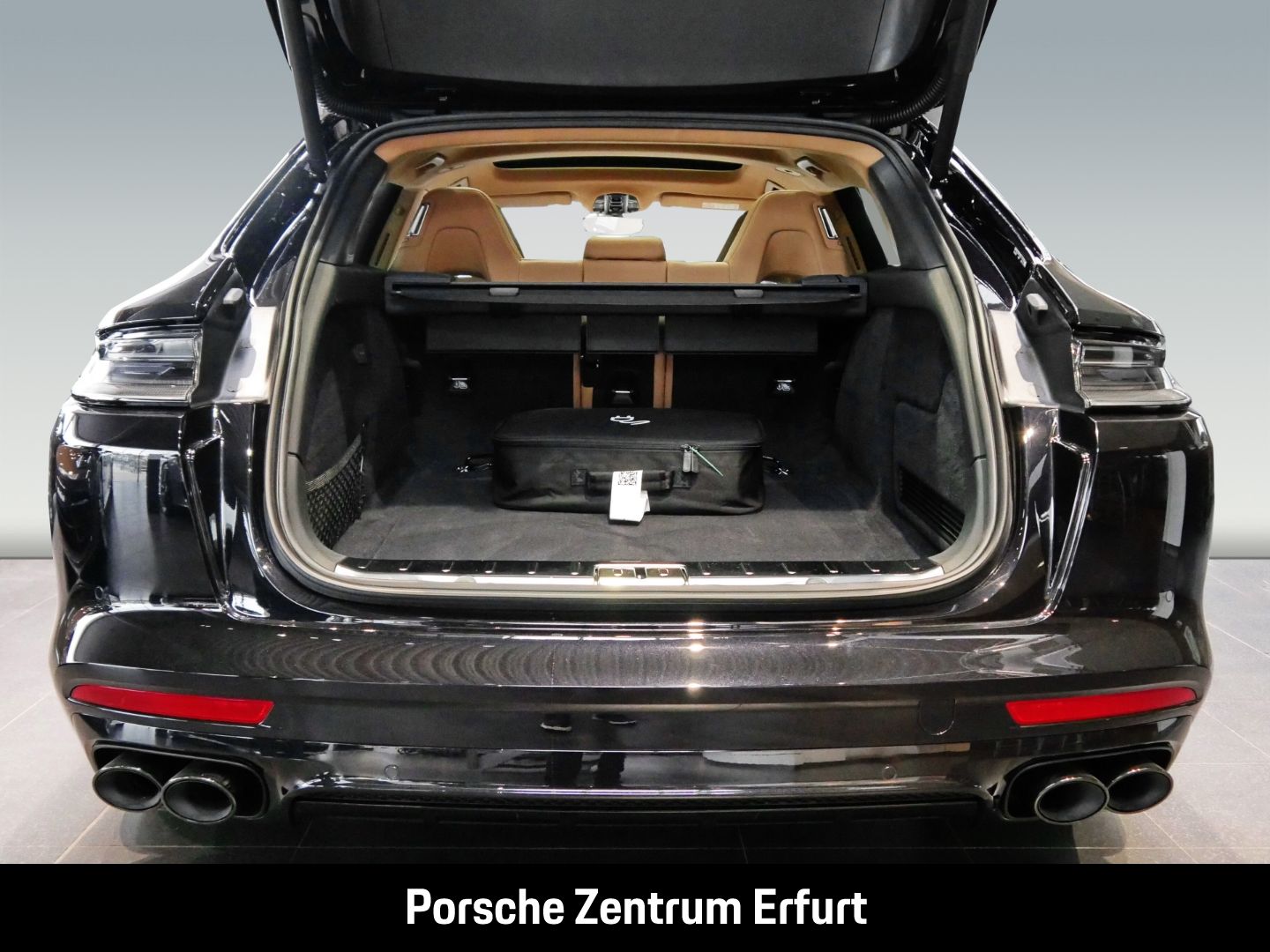 Porsche Panamera 4 E-Hybrid ST Platinum Edition