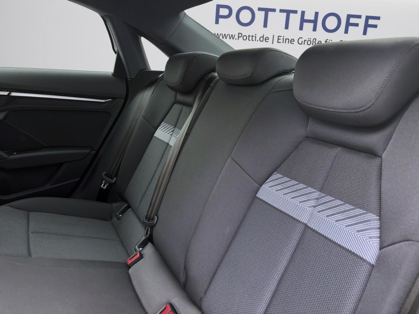 Audi A3 Limousine 30 TDI ADVANCED PANO KAMERA NAVI+ P