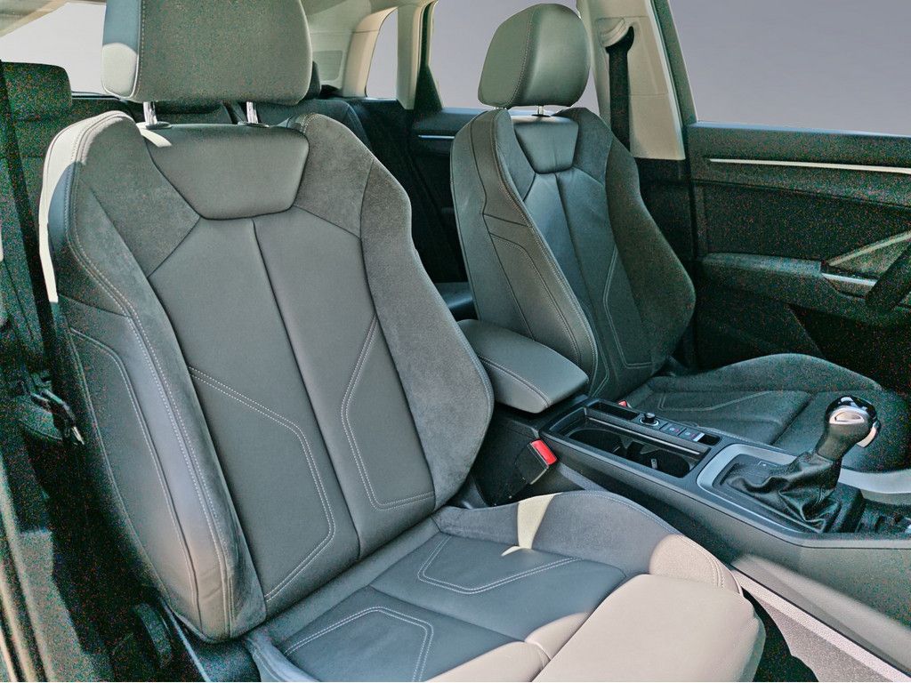 Audi Q3 35 2.0 TDI quattro S-tronic - Samsaru's Car Outlet