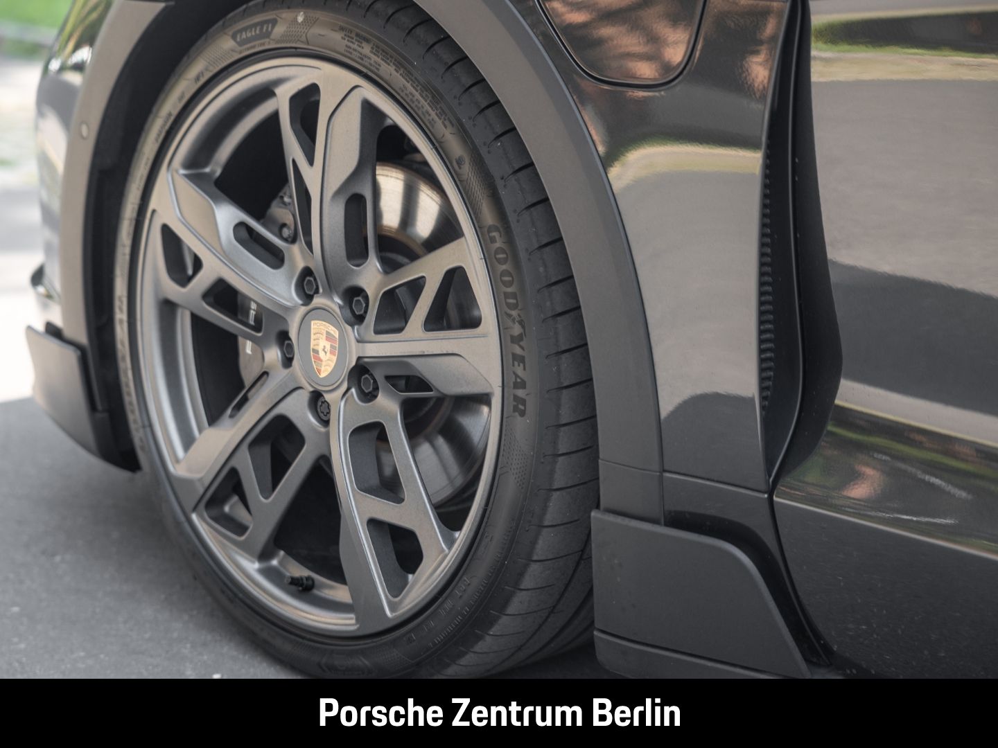 Porsche Taycan 4 Cross Turismo HD-Matrix Offroad Paket