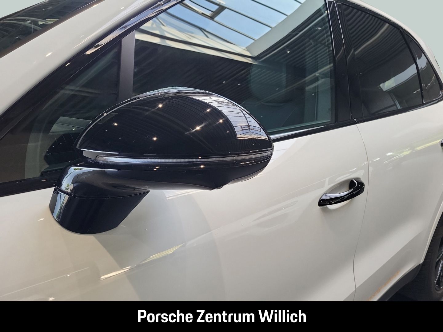 Porsche Cayenne Panoramadach Luftfederung LED-Matrix