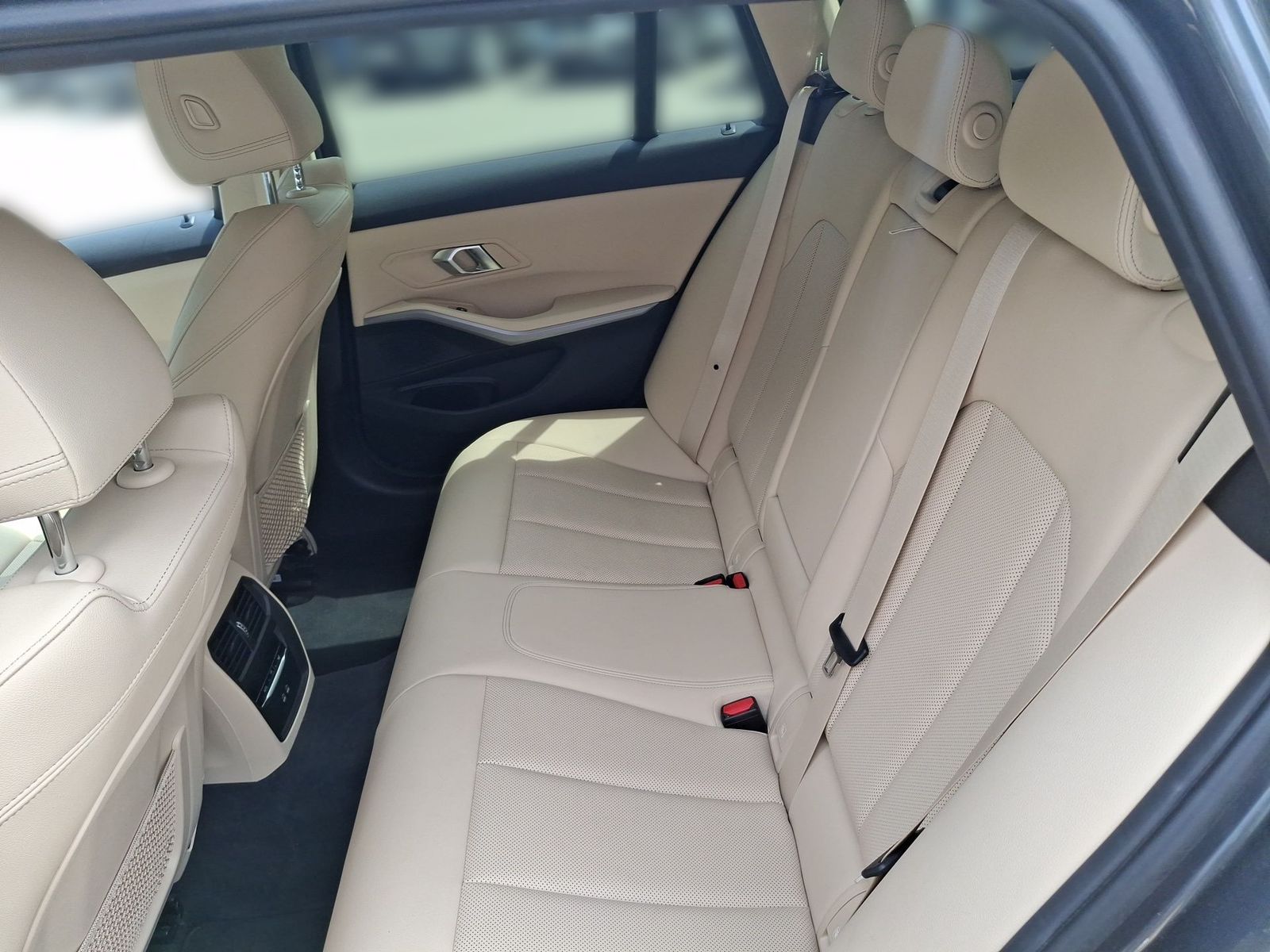 BMW 320e Touring Advantage - Samsaru's Car Outlet