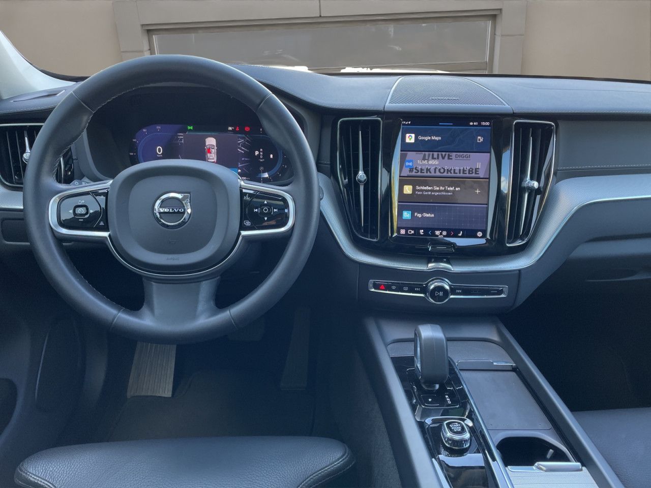 Volvo XC60 B5 AWD Ultimate Dark AHK LED NAVI 20LM HuD