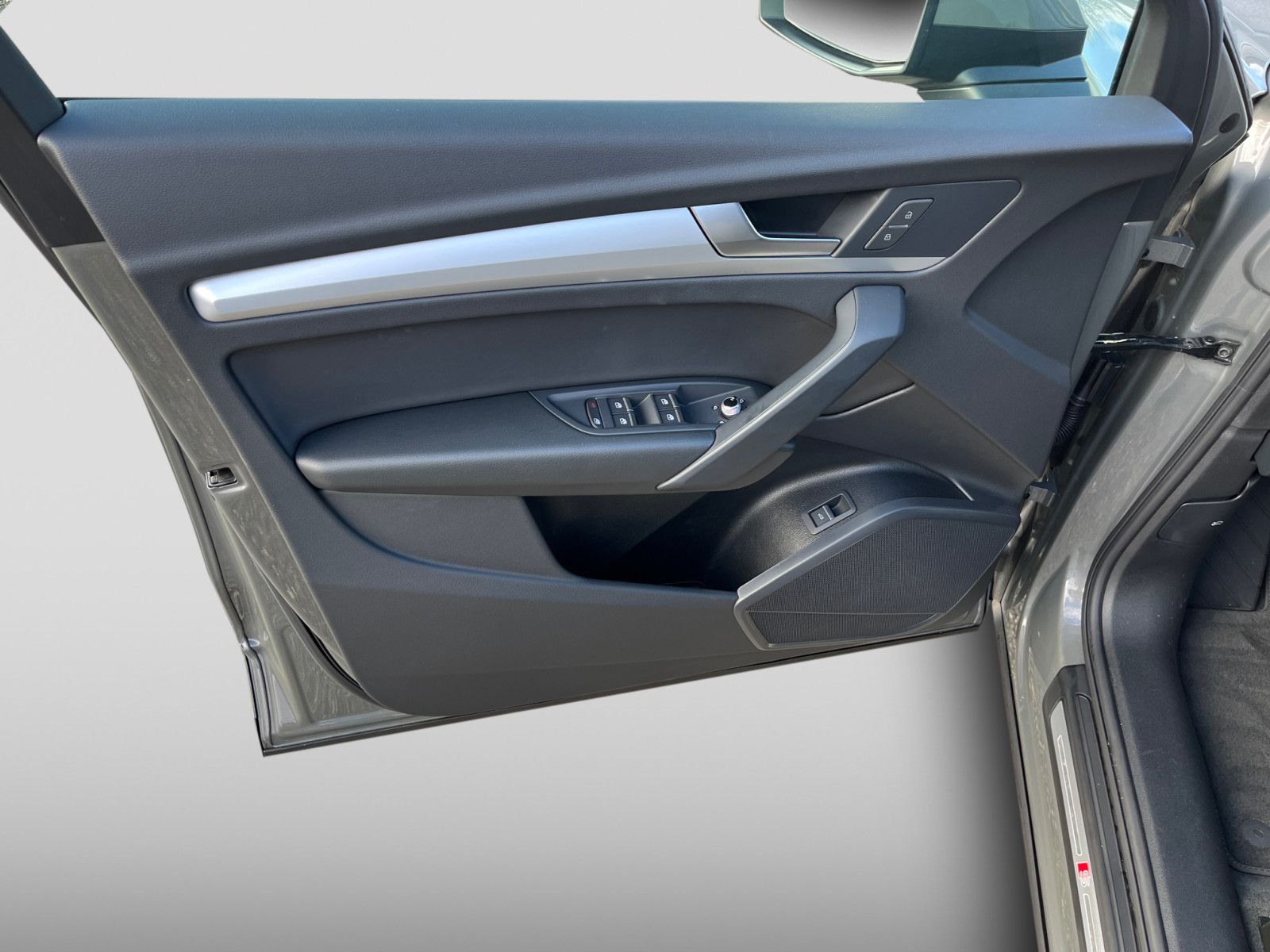 Audi Q5 40 TDI quattro s-line s-tronic - Samsaru's Car Outlet