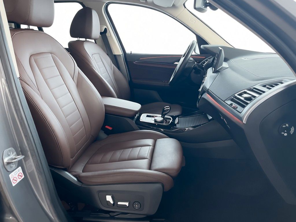 BMW X3xD20d LASER PANO 360°KAM Lenk.Hzg. Sitzbelüft.