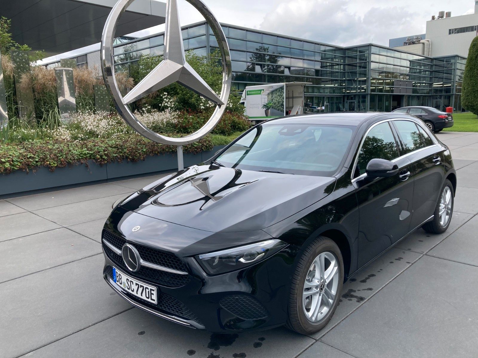 Mercedes-Benz A 250 e - Samsaru's Car Outlet