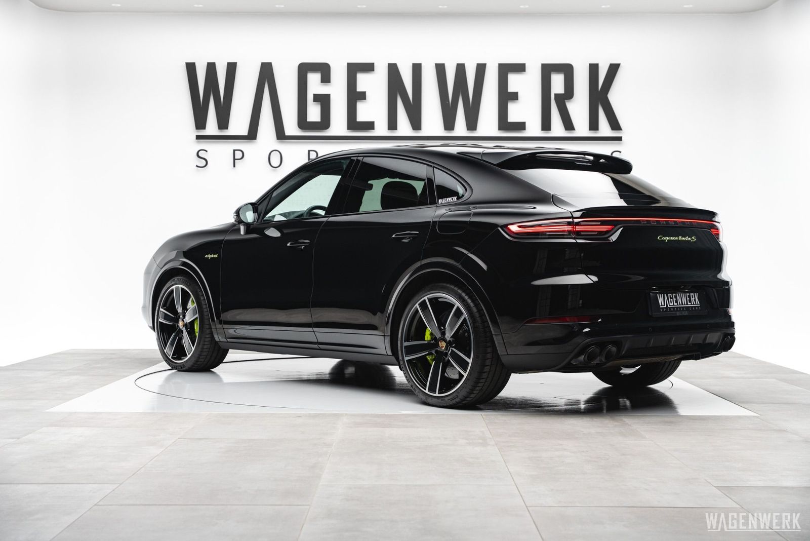 Porsche Cayenne Coupé Turbo S E-Hybrid MASSAGE AHV INNOD