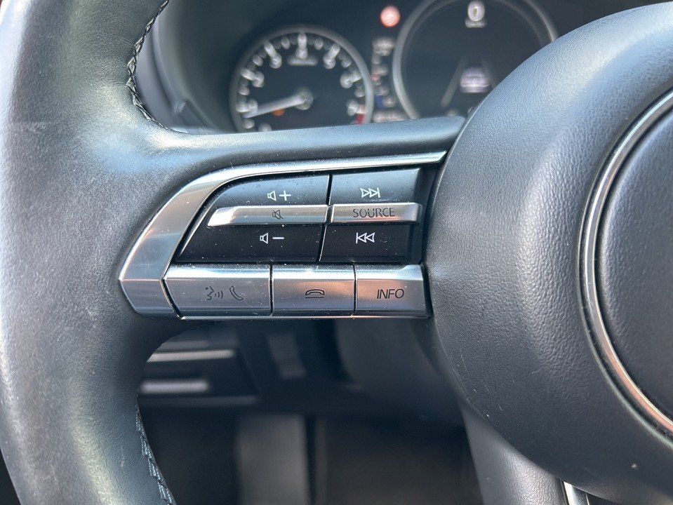 Mazda 3 "Selection" "X" DES-P" "PRE-P" "BOSE"