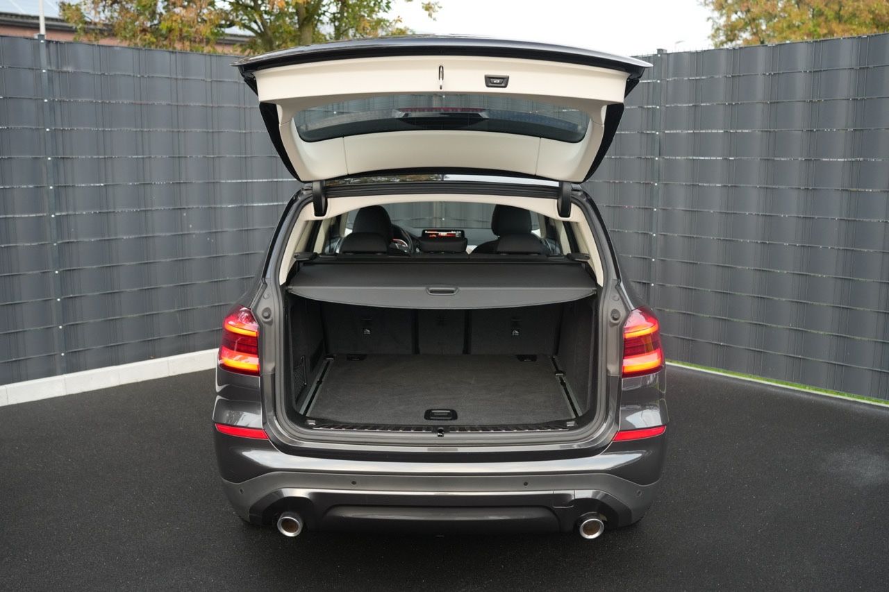BMW X3 xDrive 20 i Advantage *LIVECOCKPIT*NAVI*