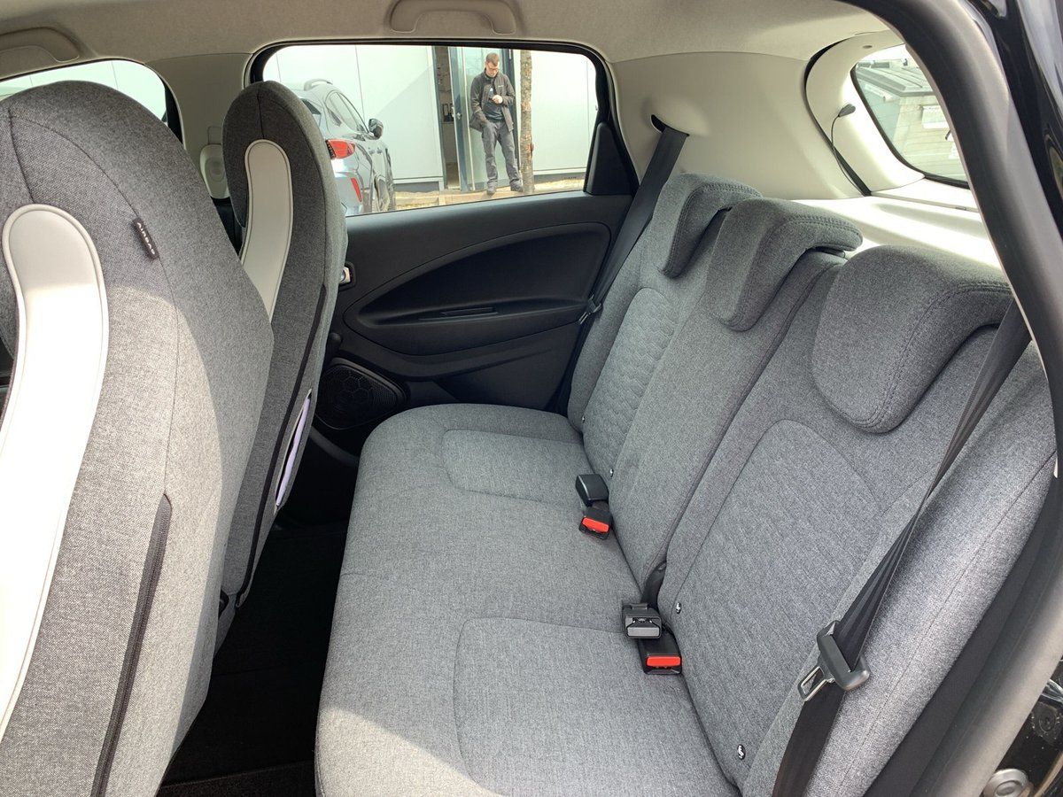 Renault ZOE EXPERIENCE - Samsaru's Car Outlet