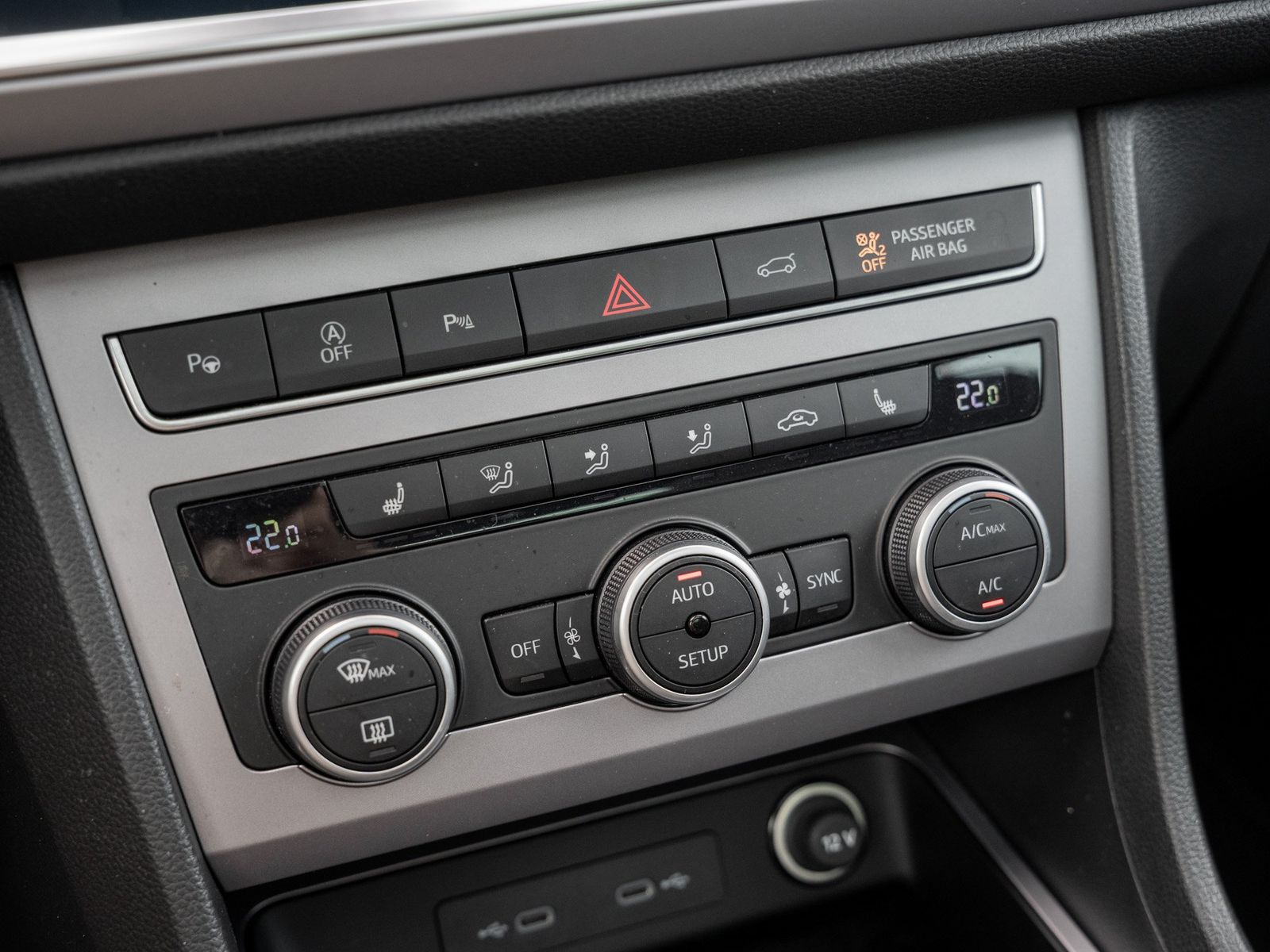 Seat ATECA FR 1.5 TSI DSG AHK Kam. Navi Pano Sportp.