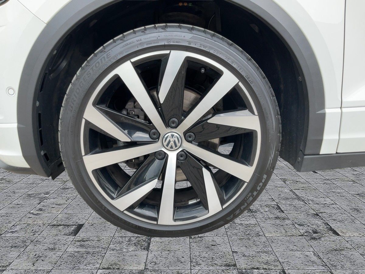 Volkswagen T-Roc 1.5 TSI DSG R-LINE - Samsaru's Car Outlet