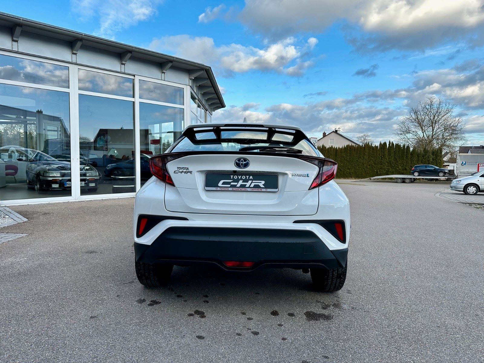 Toyota C-HR Flow 1.8-l-VVTi Hybrid - Samsaru's Car Outlet