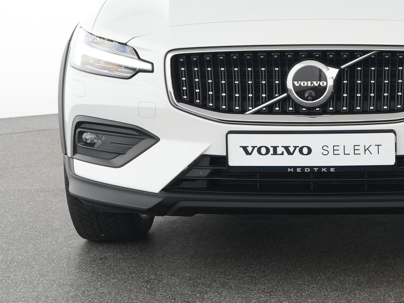 Volvo V60 CC B4 AWD Ultimate SONDERFINANZIERUNG 1,99%*