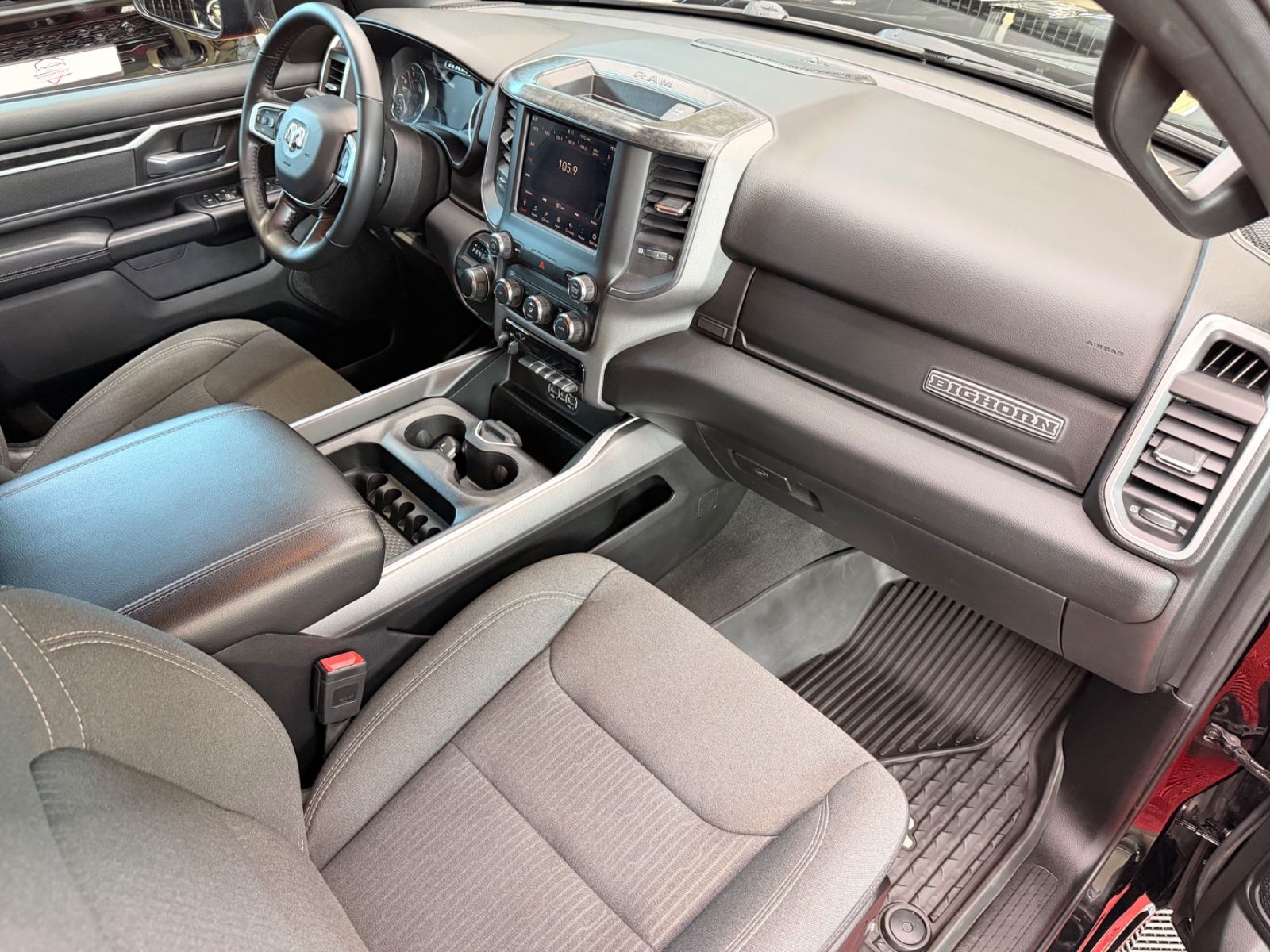 Dodge RAM 1500 3.0 EcoDiesel Bighorn Kamera Hardtop