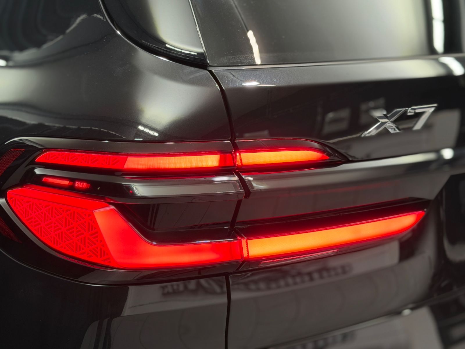 BMW X7 xDrive 40d M SPORT PRO|LUFT|PANO|7-SITZER|AHK