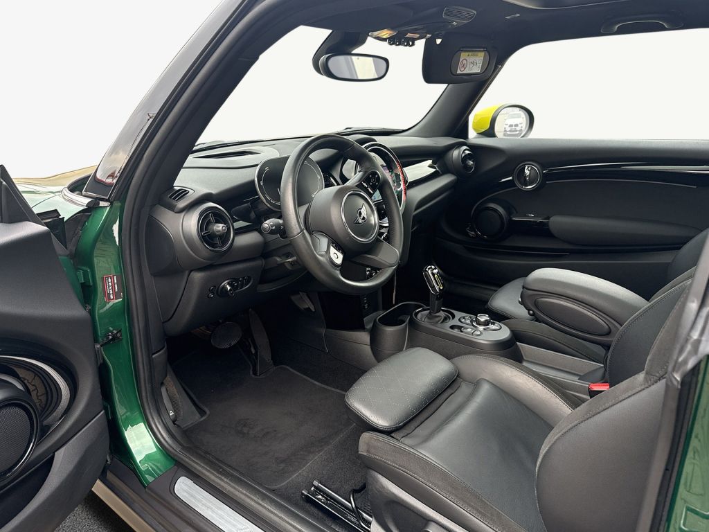 MINI Cooper SE Classic - Samsaru's Car Outlet