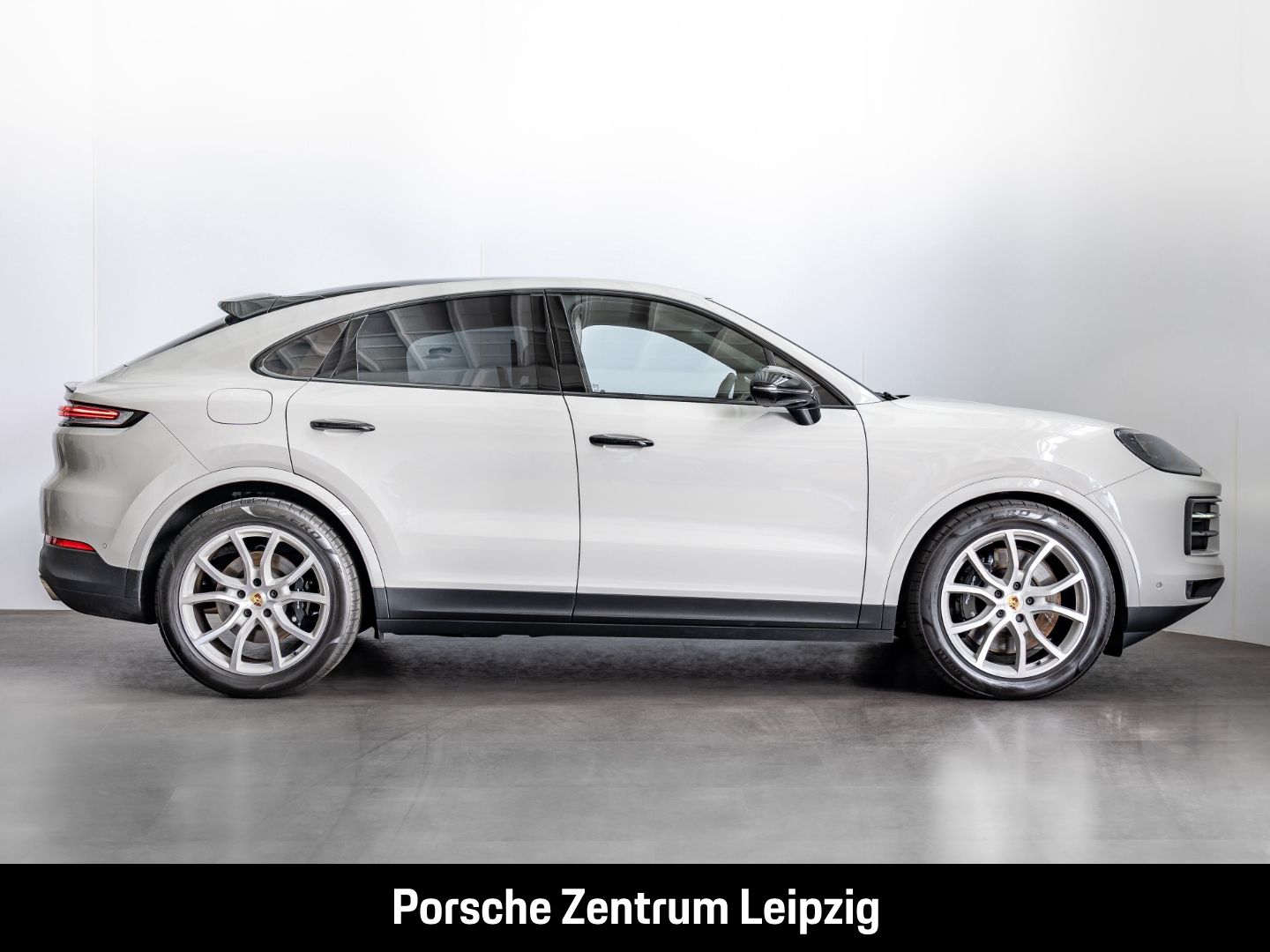 Porsche Cayenne S Coupe HD Massage PDCC InnoDrive HeadUp