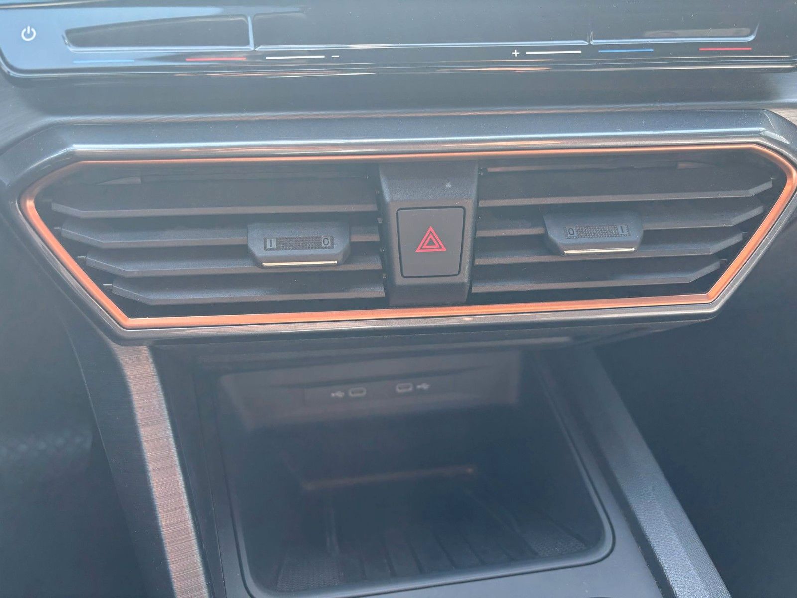 Cupra Leon Sportstourer - Samsaru's Car Outlet