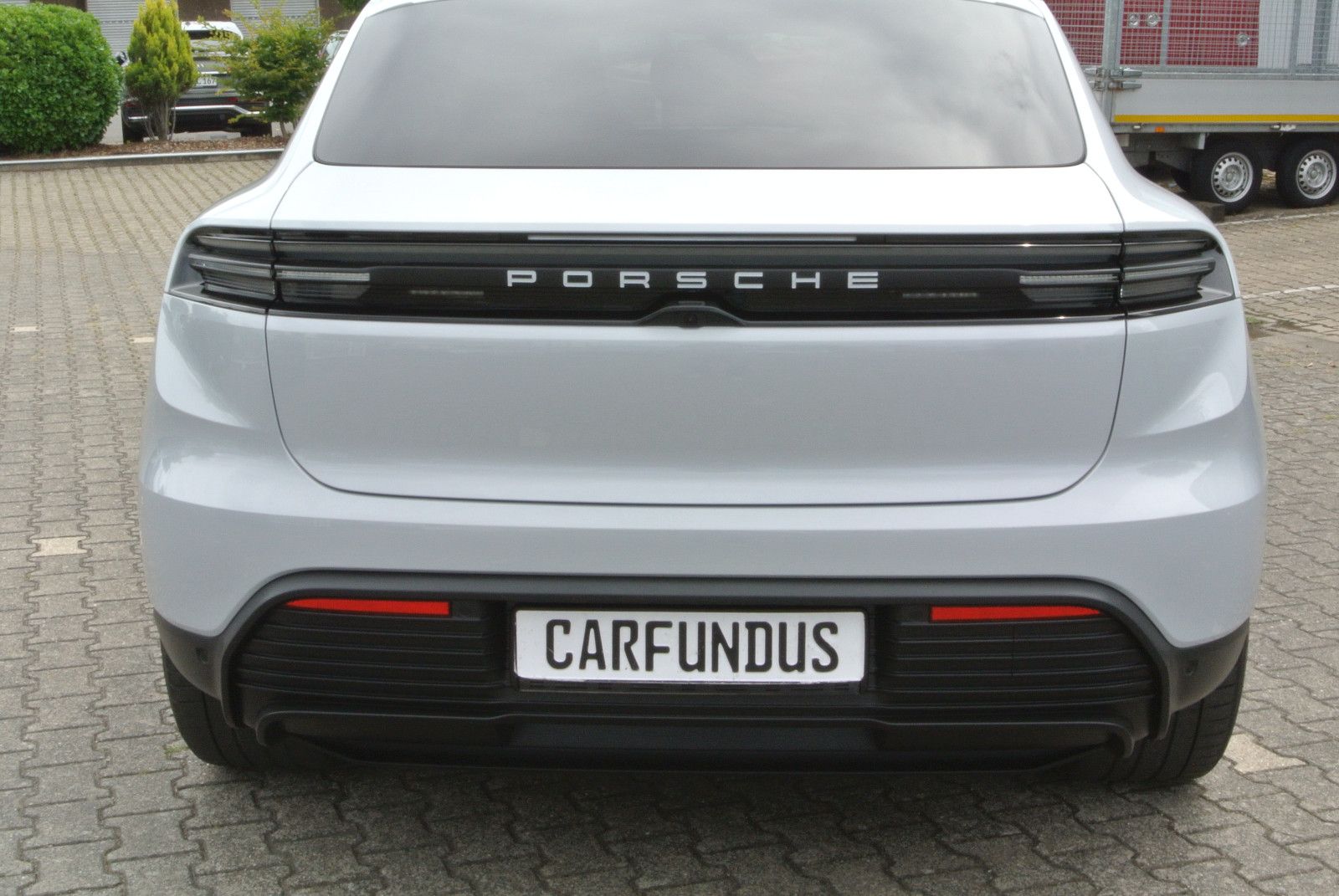 Porsche Macan E - Samsaru's Car Outlet