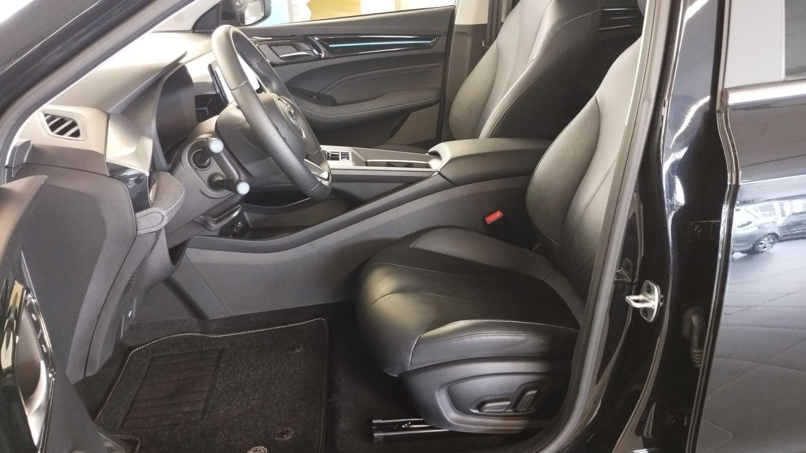 MG5  Lux. Leder, Navi, Kamera, elektrischer Sitz