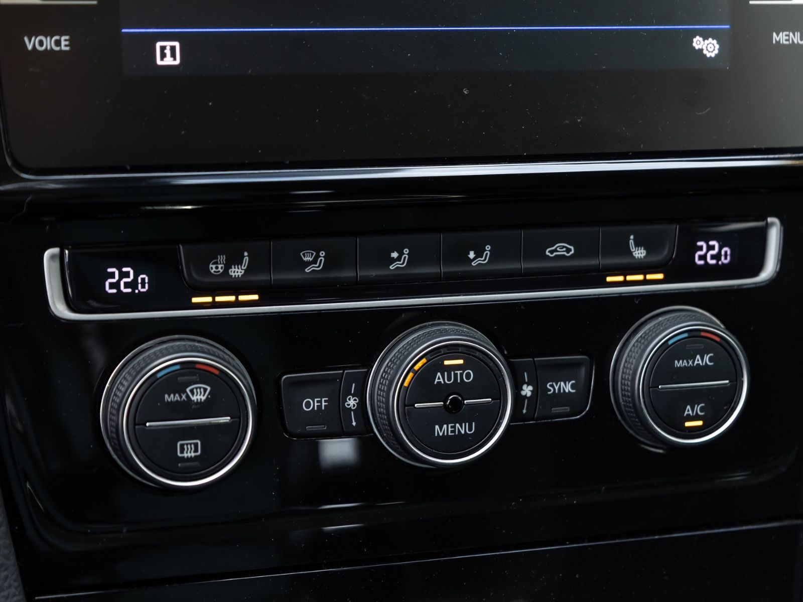 Volkswagen Golf VII 1.5TSI Highline - Samsaru's Car Outlet